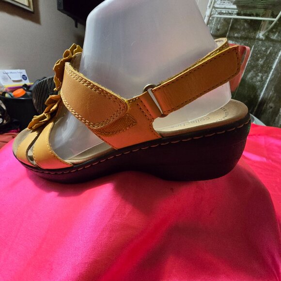 Shoes - Picture 2 of 7